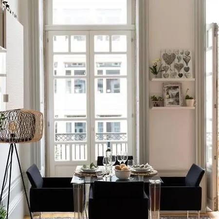 Contemporary In Center Porto