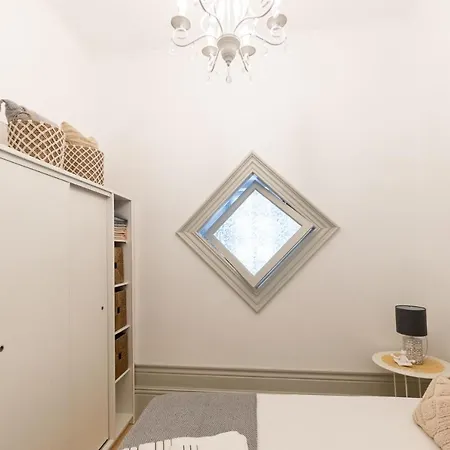 Contemporary In Center Apartment Porto